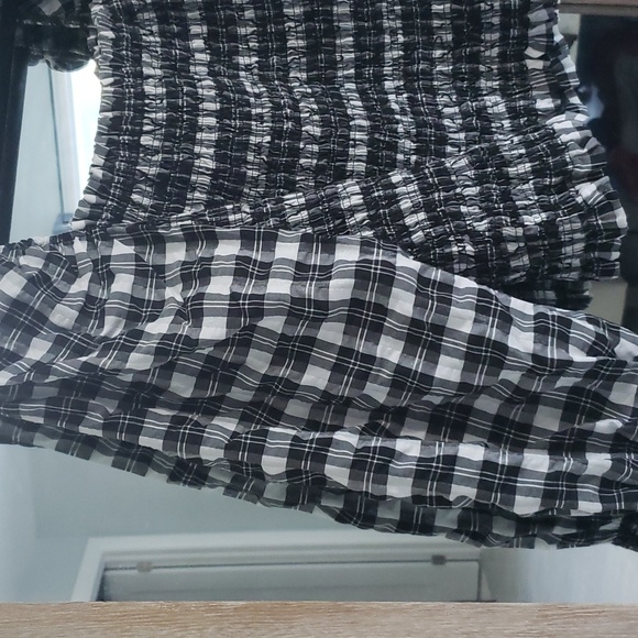 H&M Top - Picture 2 of 3